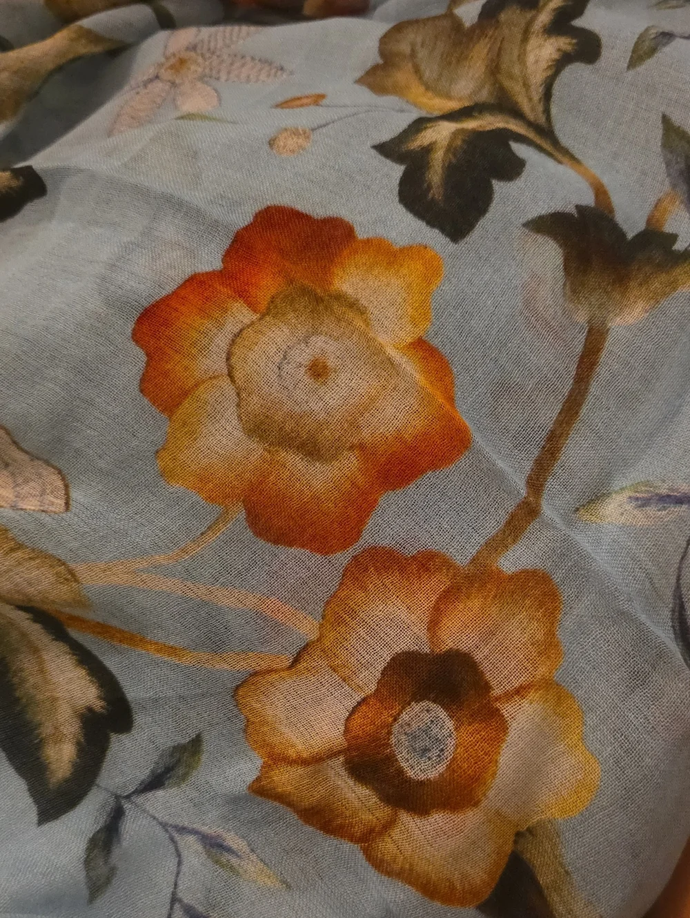 Beautiful Floral Lightweight Scarf / Wrap